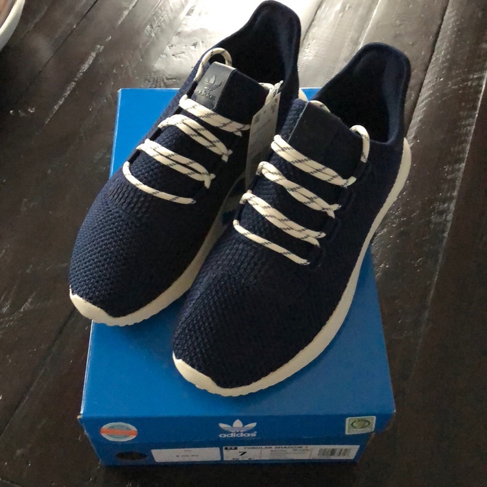 Adidas tubular navy